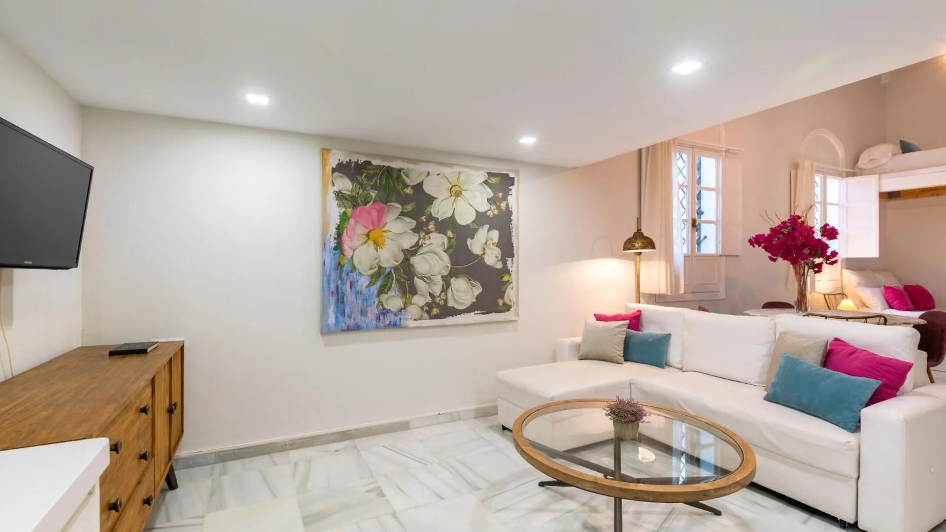 Luxury Loft By The Museum contacts